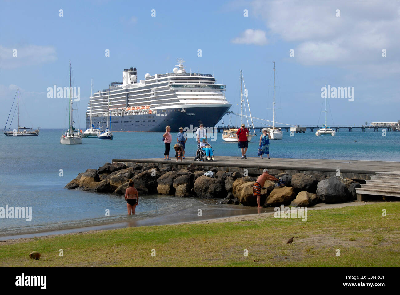 Nave da crociera ormeggiata, Fort de France, Martinica Foto Stock