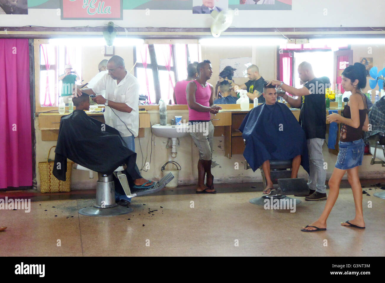 Taglio di capelli a Cuba Foto Stock