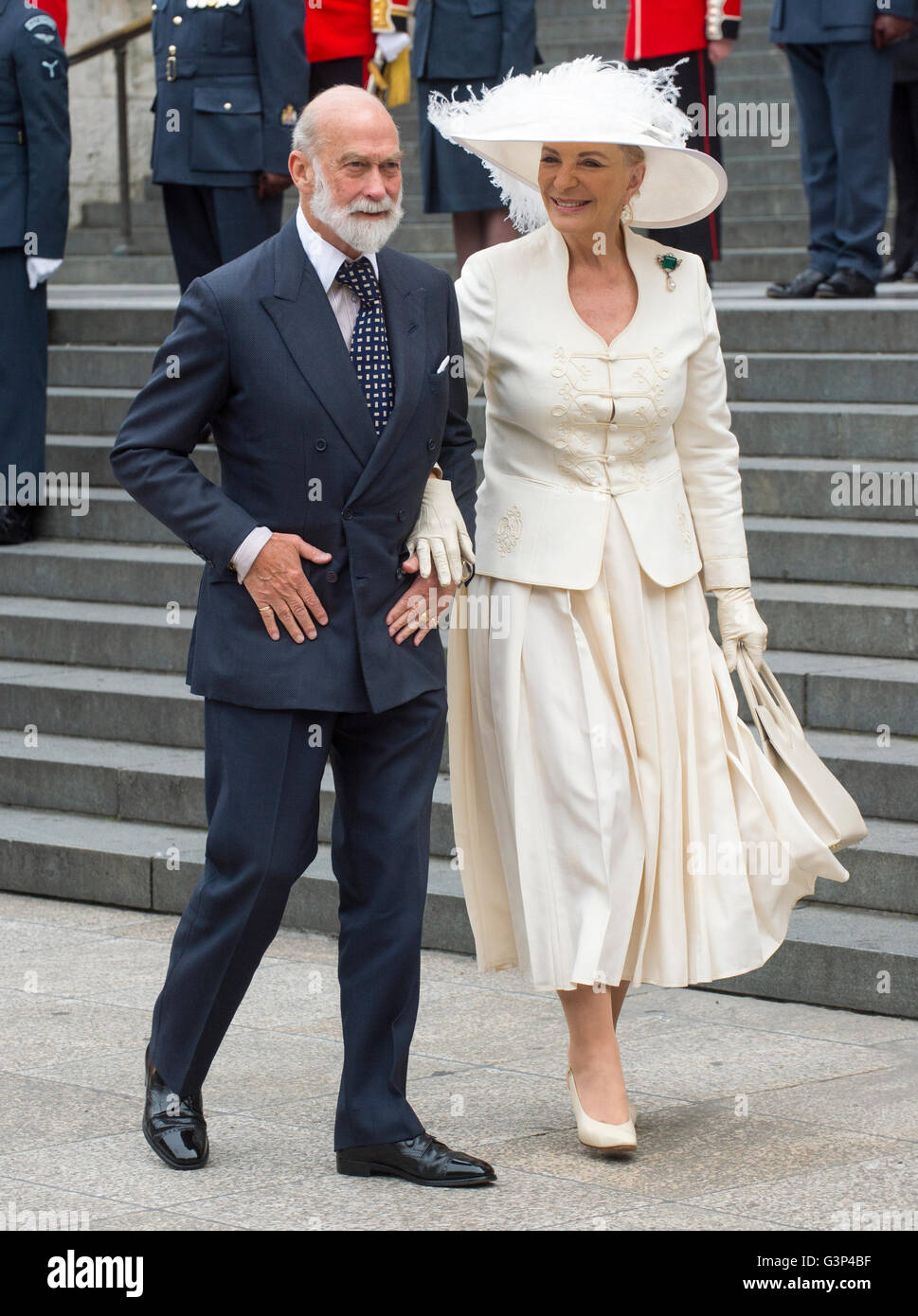 Il principe e la Principessa Michael di Kent frequentando HM Queen's novantesimo compleanno servizio di ringraziamento nella Cattedrale di St Paul. Foto Stock