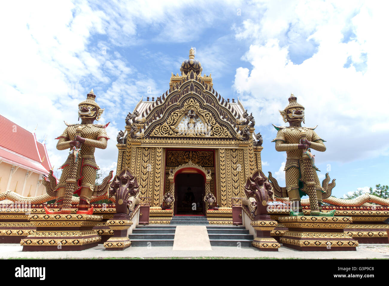 Landmark wat thai, tempio di Wat Khao Kalok in Pranburi, Prachuap Kiri Khan provincia, Thailandia. Foto Stock