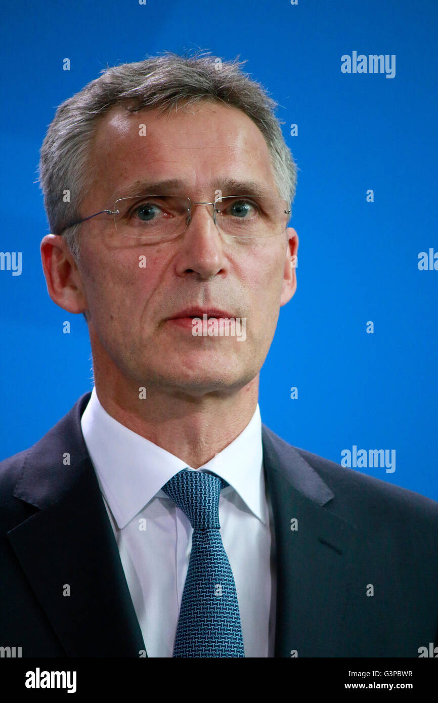 Jens Stoltenberg - Treffen der dt. Bundeskanzlerin mit dem NATO-Generalsekretaer, Bundeskanzleramt, 2. Juni 2016, Berlino Foto Stock