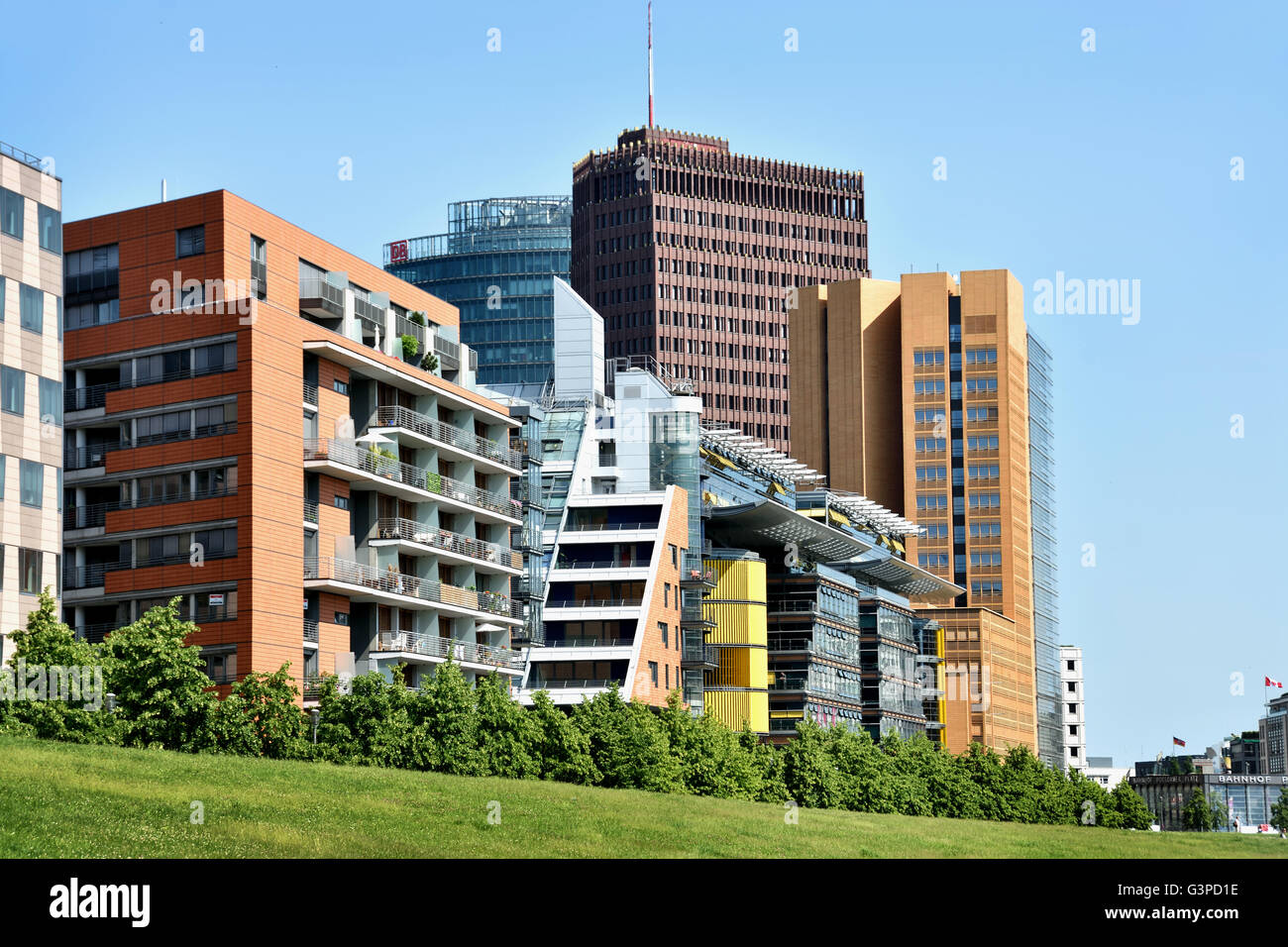 La moderna architettura di appartamenti e uffici presso la Daimler Chrysler Quartier a Potsdamer Platz - Piazza Potsdam in Germania Foto Stock