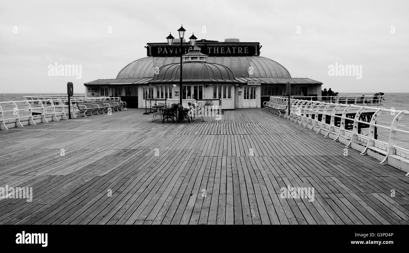 Cromer Pier in bianco e nero Foto Stock