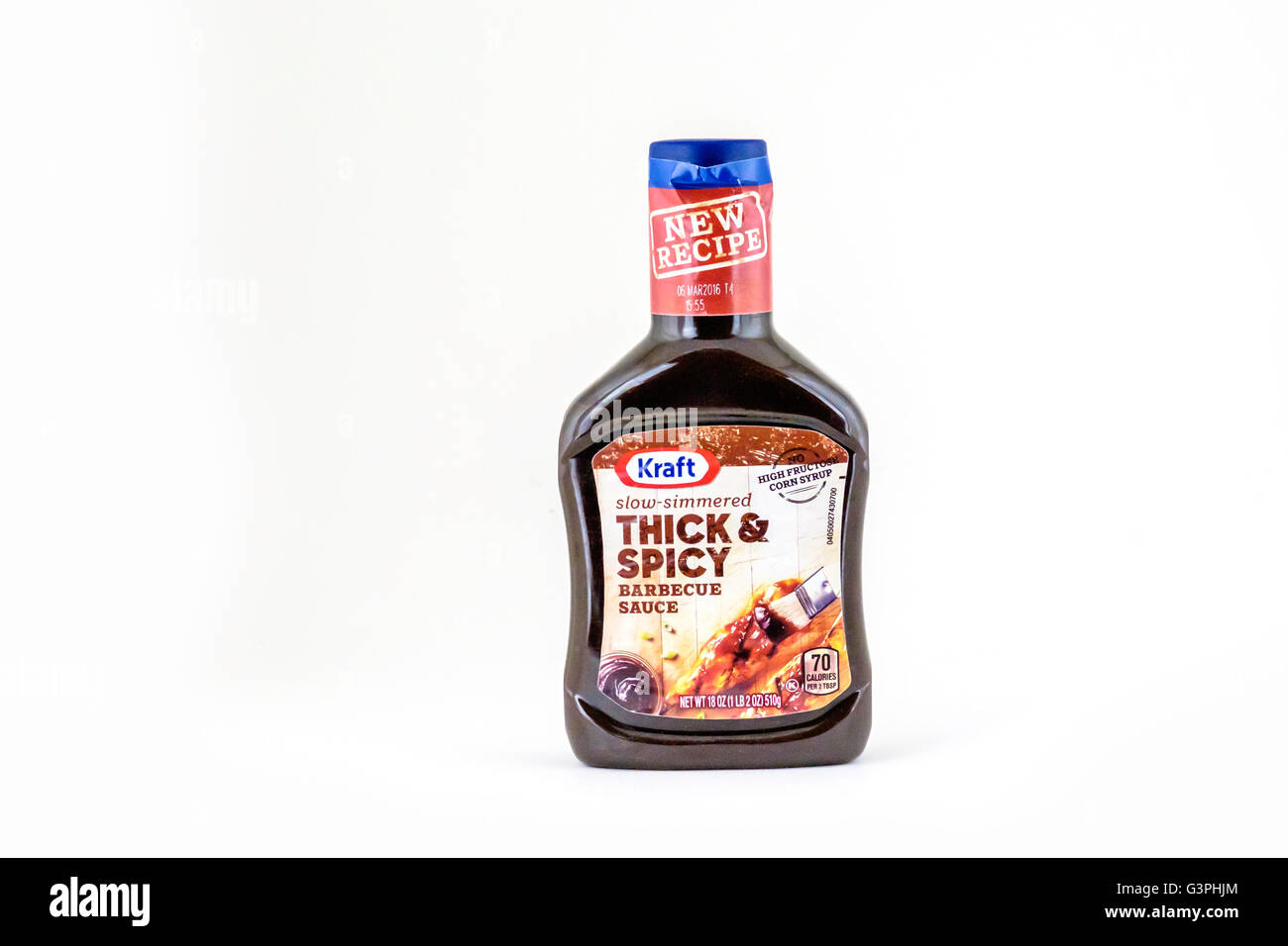 Una bottiglia di plastica di spessore Kraft & piccante salsa barbecue, ritaglio. Stati Uniti d'America. Foto Stock