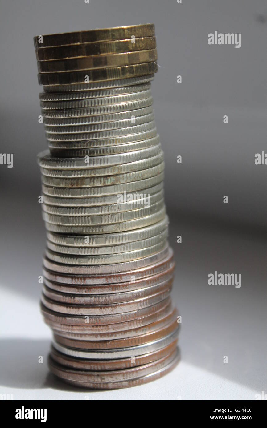 Pillola di brillare monete in denaro della Federazione russa a guadagnare in Internet Foto Stock