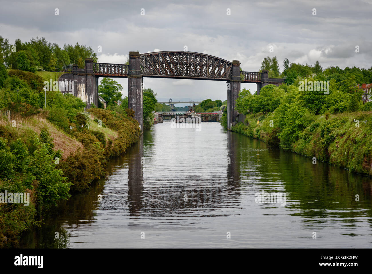 Il Viadotto Thelwall è un acciaio trave composita viadotto a Lymm, Warrington, Inghilterra. Foto Stock