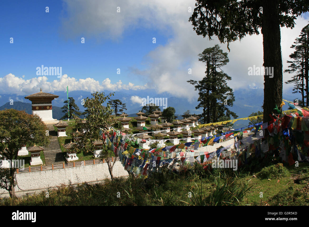 La Druk Wangyal Chortens tra Thimphu e Gangtey (Bhutan). Foto Stock