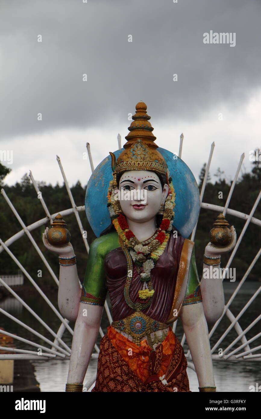 Mauritius Grand Bassin, Ganga Talao, statua di Shiva accanto al lago sacro Foto Stock