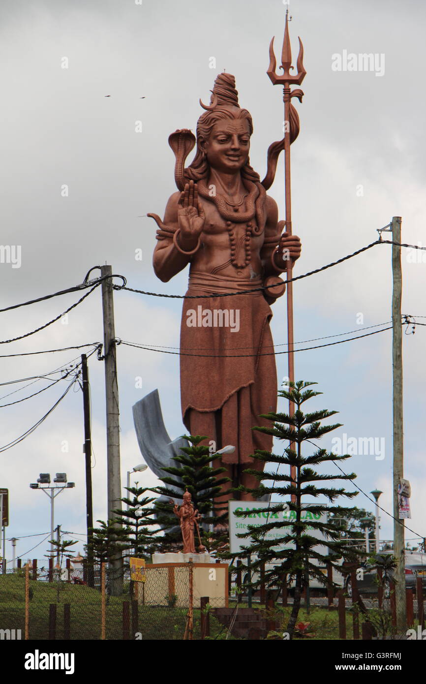 Mauritius Grand Bassin, 33m alto statua di Shiva ad ingresso a Ganga Talao Foto Stock