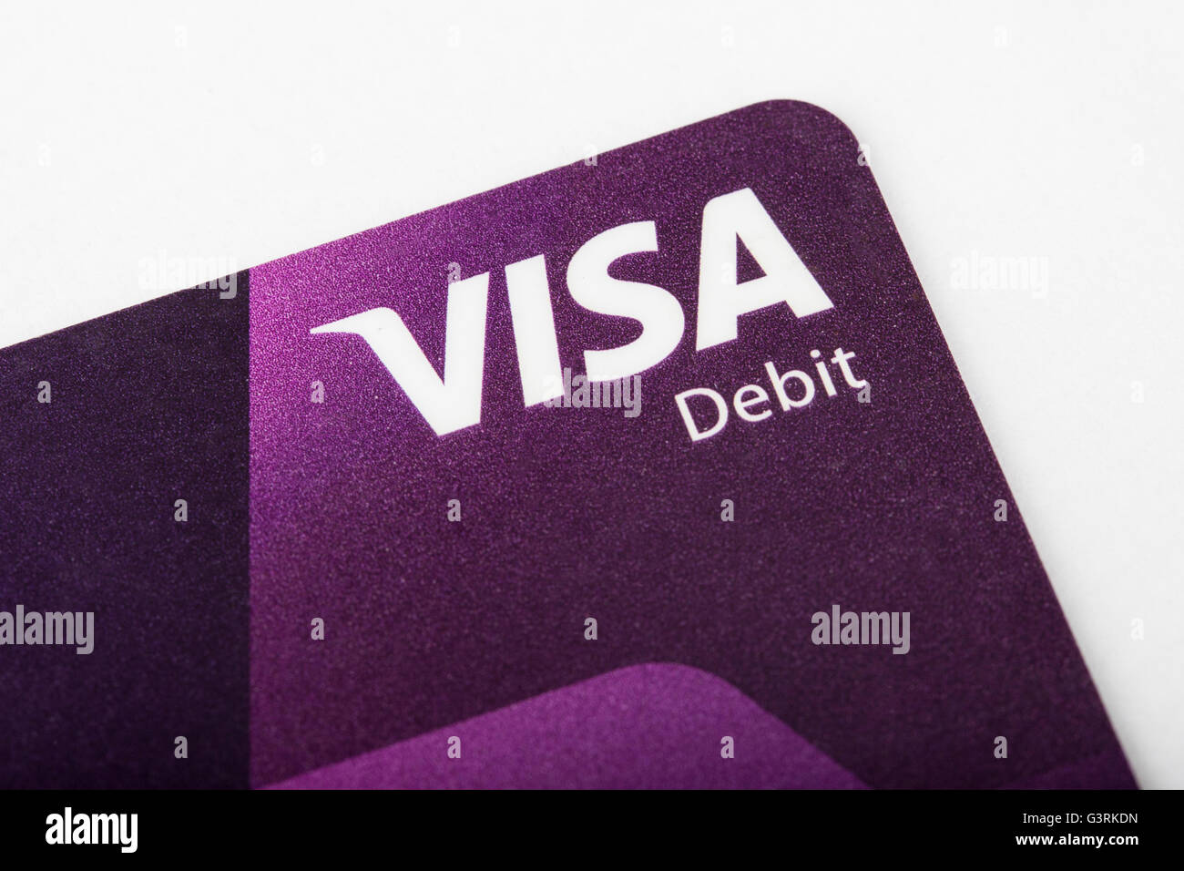 LONDON, Regno Unito - 13 giugno 2016: una inquadratura ravvicinata del logo Visa su una carta di debito, presi a Londra il 13 giugno 2016. Foto Stock