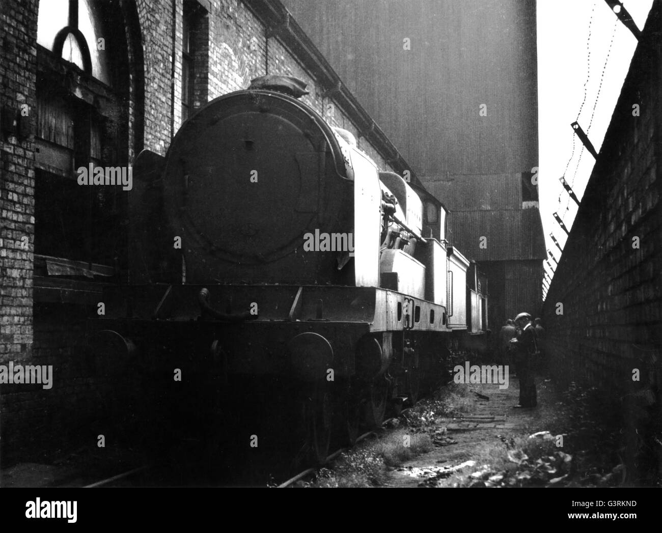 L'ultimo London & North Western Claughton n. 6004 all'esterno del capannone di demolizione a Crewe lavora nel 1949. Originariamente "Princess Louise' Foto Stock