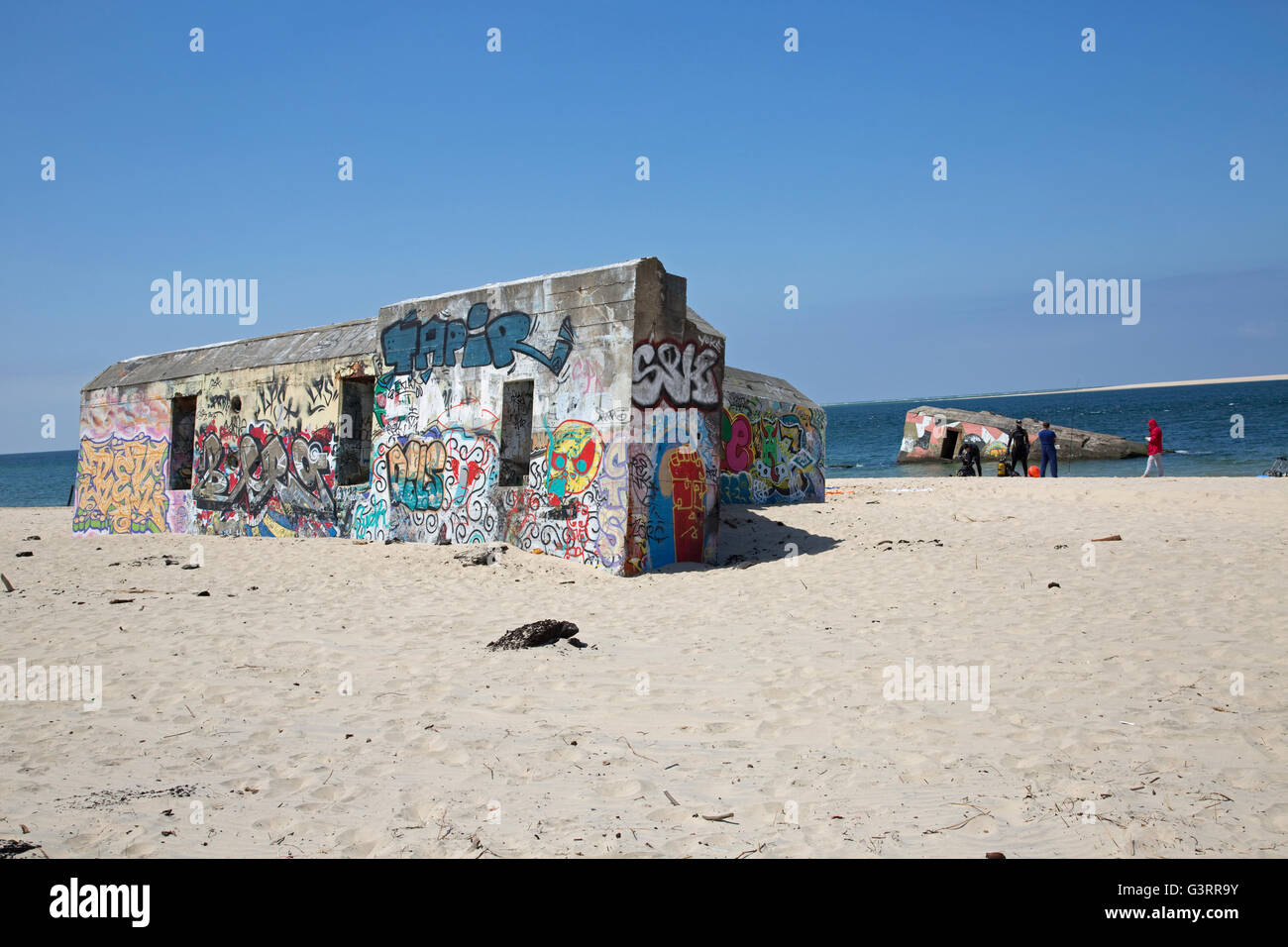 Fortificazioni costiere coperto di graffiti duna del Pyla Francia meridionale Foto Stock