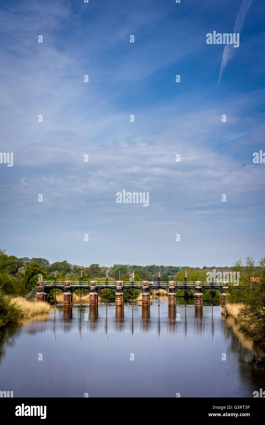 Fiume Weaver Cheshire England Regno Unito Foto Stock