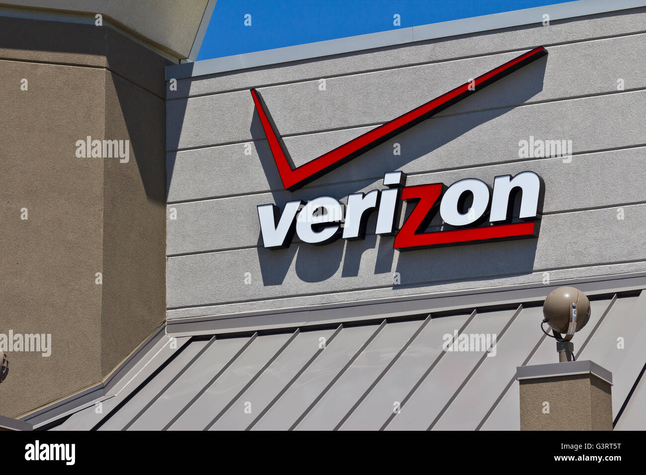 Indianapolis - Circa nel maggio 2016: Verizon Wireless Retail posizione IV Foto Stock