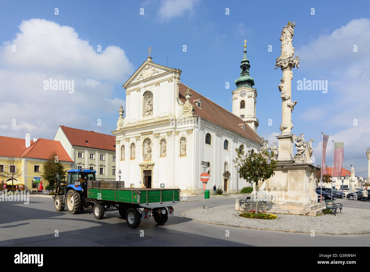 La piazza principale, la Chiesa, colonna mariana, Austria, Niederösterreich, Bassa Austria, Donau, Bruck an der Leitha Foto Stock