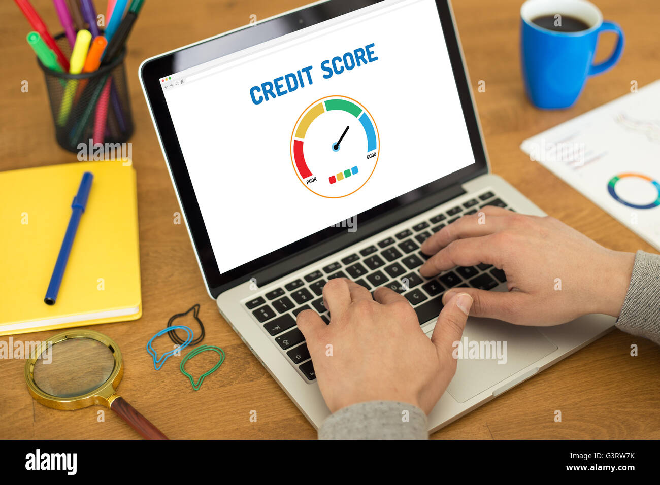 Computer con punteggio di credito applicazione su una schermata Foto Stock
