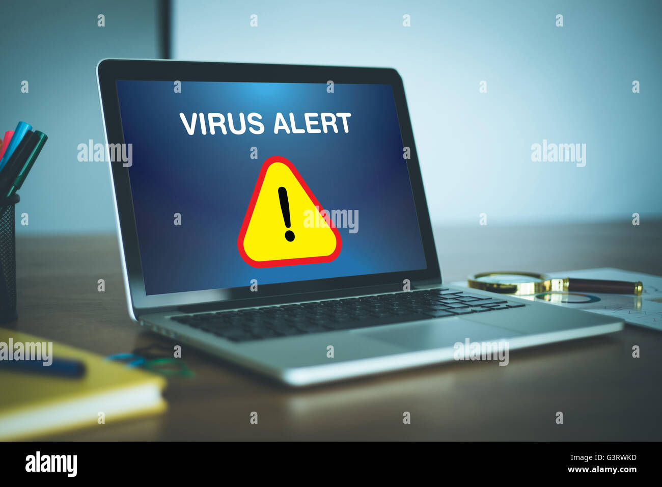 Allarme Virus segno sul computer Foto Stock
