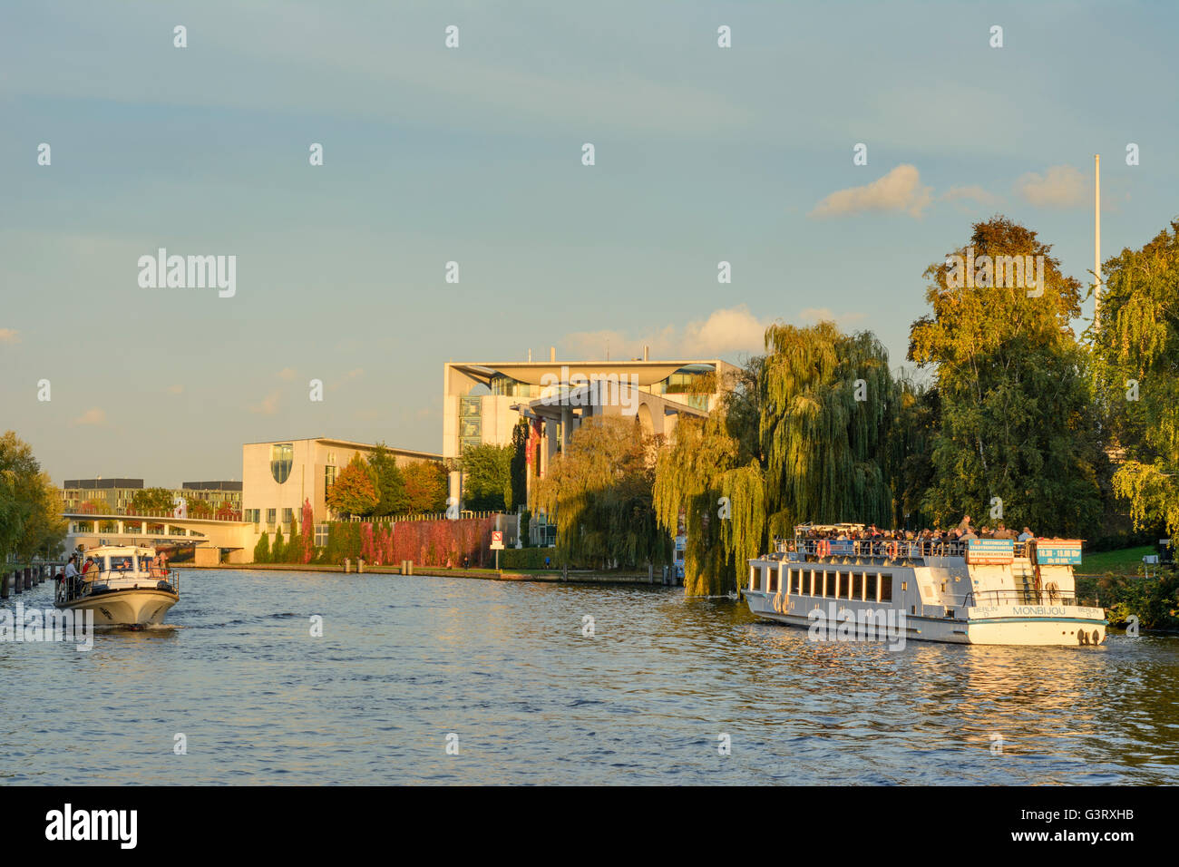 Bundeskanzleramt (Cancelleria federale), il fiume Sprea Foto Stock