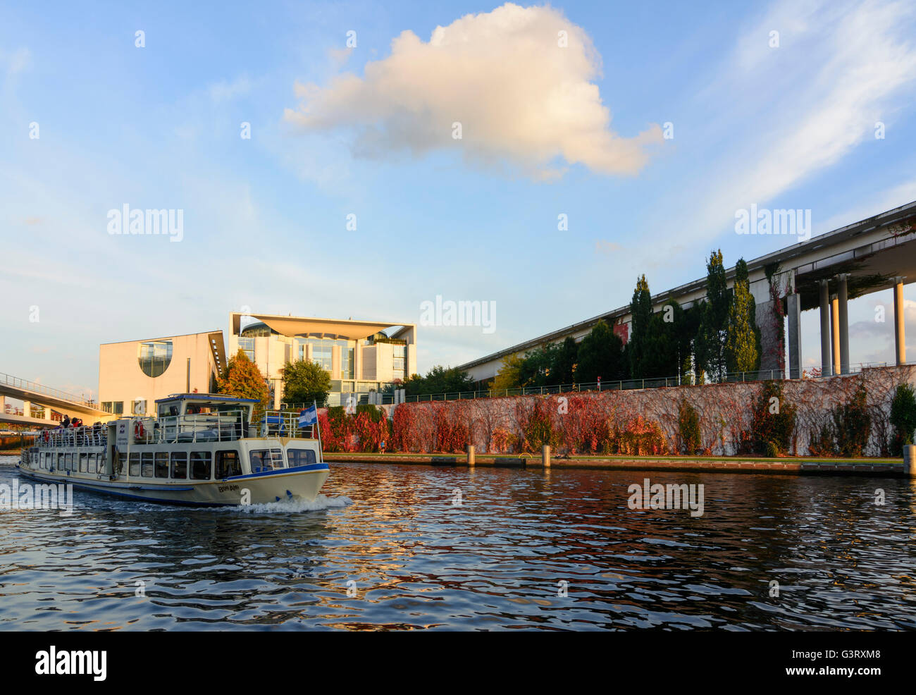 Bundeskanzleramt (Cancelleria federale), il fiume Sprea Foto Stock