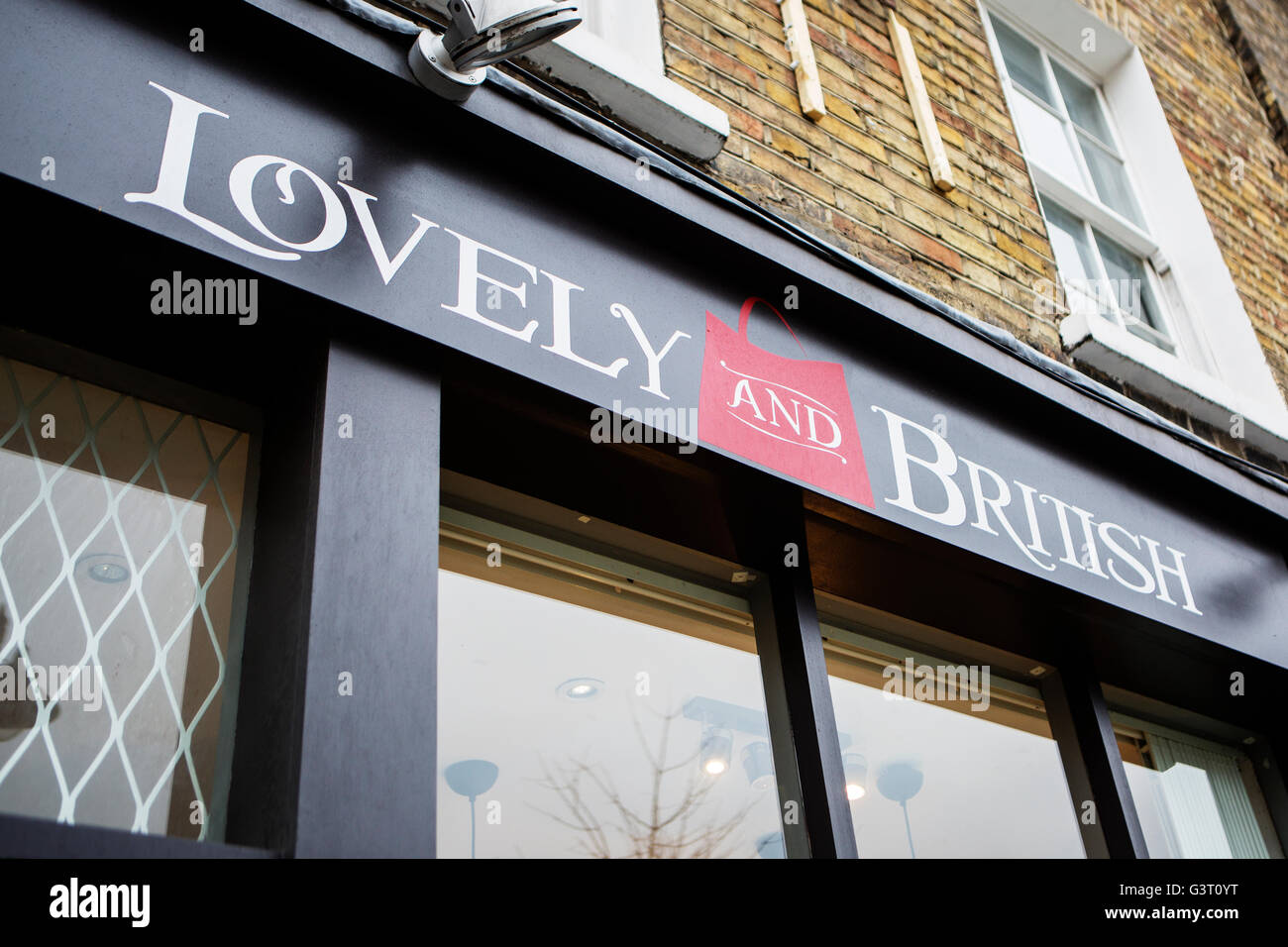 Incantevole e British shop segno su Bermondsey Street, Londra Foto Stock