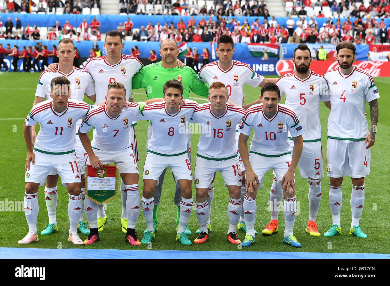 Adam Lang (Ungheria) Adam Szalai (Ungheria) Gabor KIRALY (Ungheria) Richard Guzmics (Ungheria) Attila Fiola (Ungheria) Tamas Kadar (Ungheria) Krisztian Nemeth (Ungheria) Balazs Dzsudzsak (Ungheria) Adam Nagy (Ungheria) Laszlo Kleinheisler (Ungheria) Zoltan Gera (Ungheria) Team (Ungheria) ; 14 giugno 2016 - CALCIO : Uefa euro Francia 2016, Gruppo F, Austria 0-2 Ungheria al Nouveau Stade de Bordeaux, Bordeaux, Francia.; Team (Ungheria) ; credito: aicfoto/AFLO/Alamy Live News Foto Stock