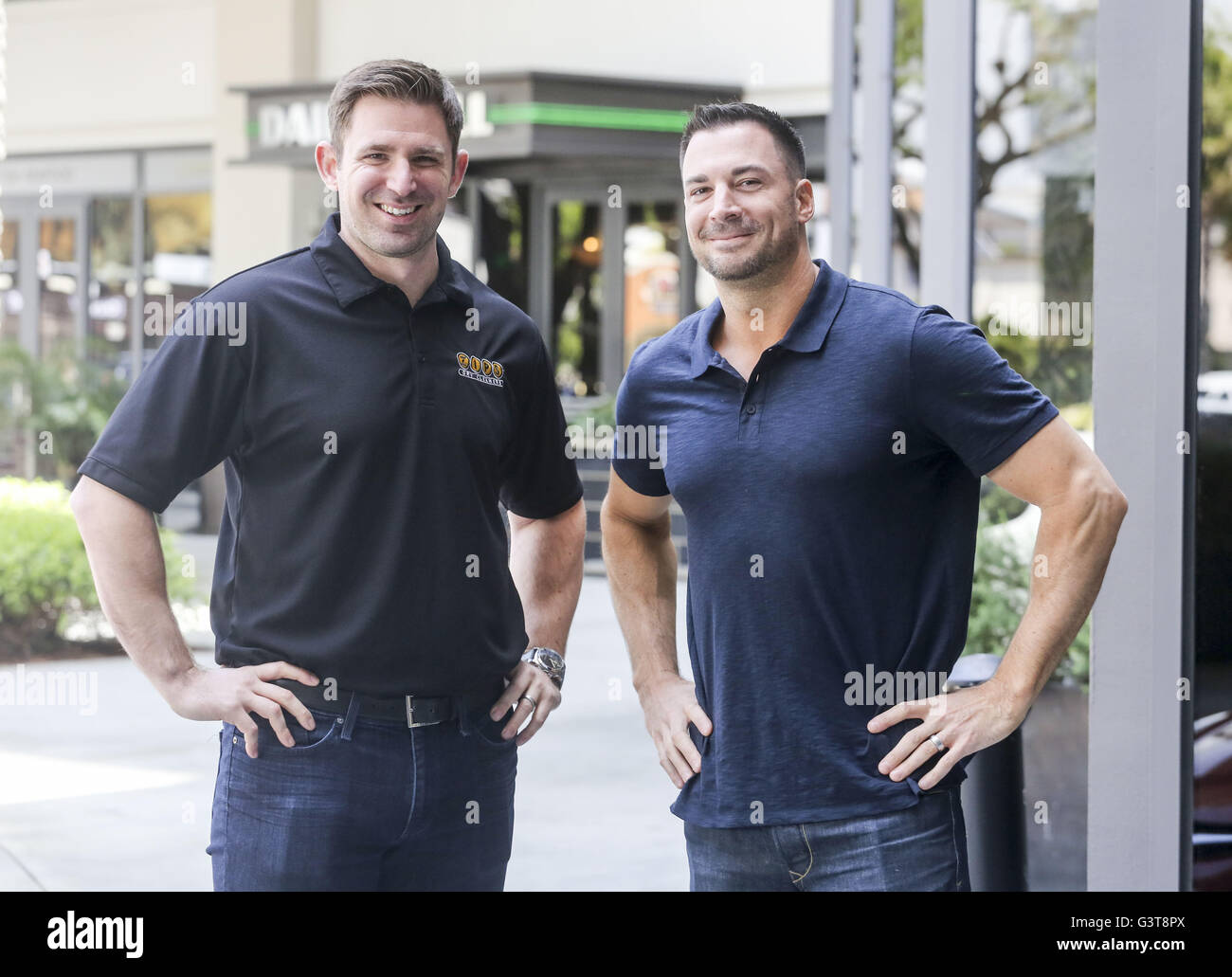 Los Angeles, California, USA. Il 3 maggio, 2016. Shawn Vescovo, destra e Joe B. Partner di SoCal Planet Fitness LLC. © Ringo Chiu/ZUMA filo/Alamy Live News Foto Stock