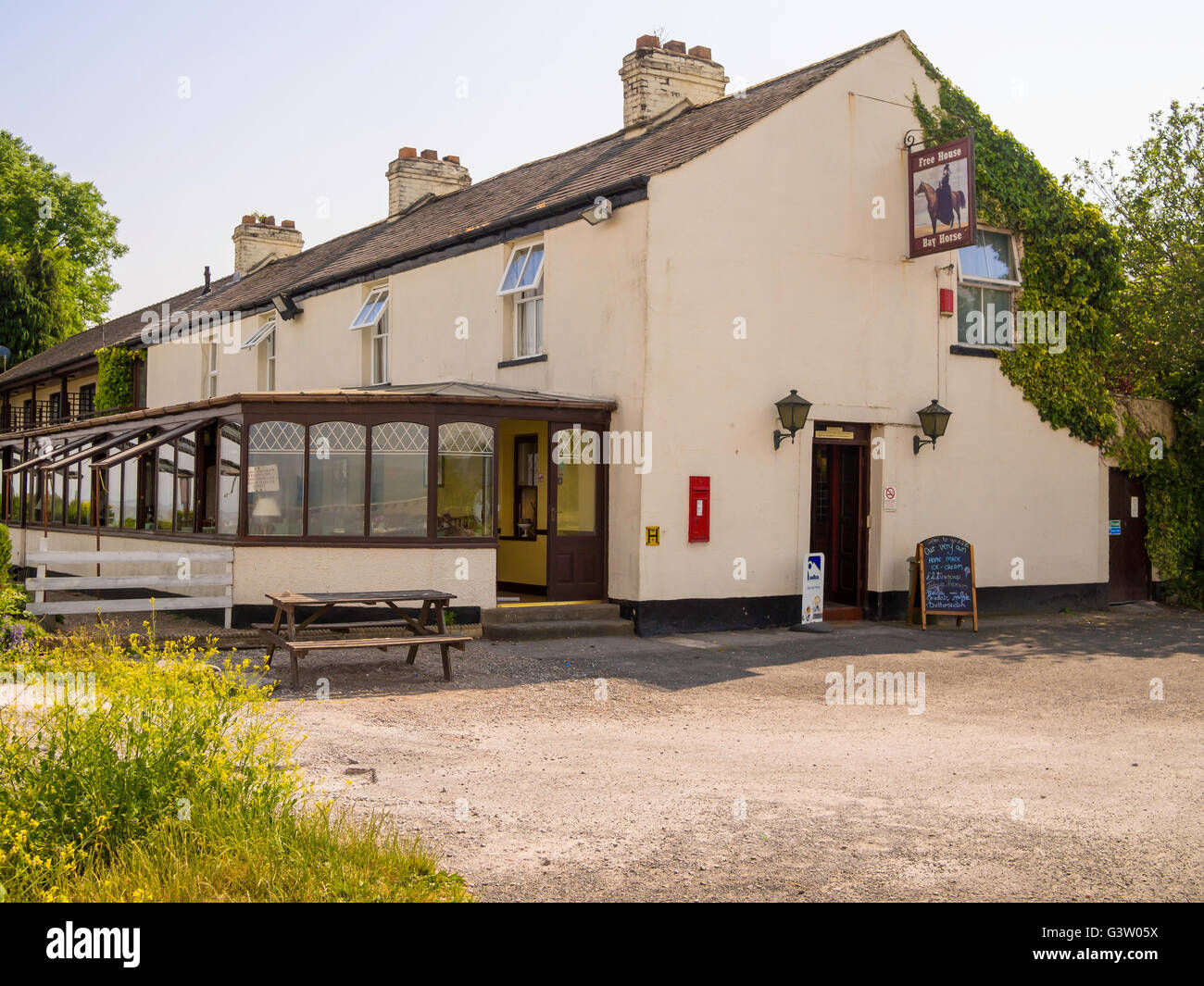 Il Bay Horse pub e ristorante in veranda a Canal piedi Ulverston Cumbria Inghilterra England Regno Unito Foto Stock