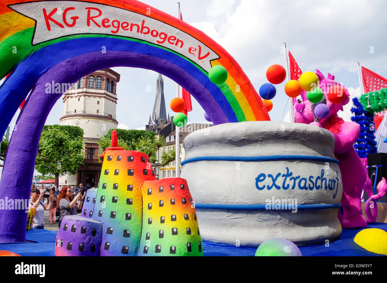 Galleggiante tematico presso il Christopher Street Day aka Gay Pride Düsseldorf, Germania 2016 Foto Stock