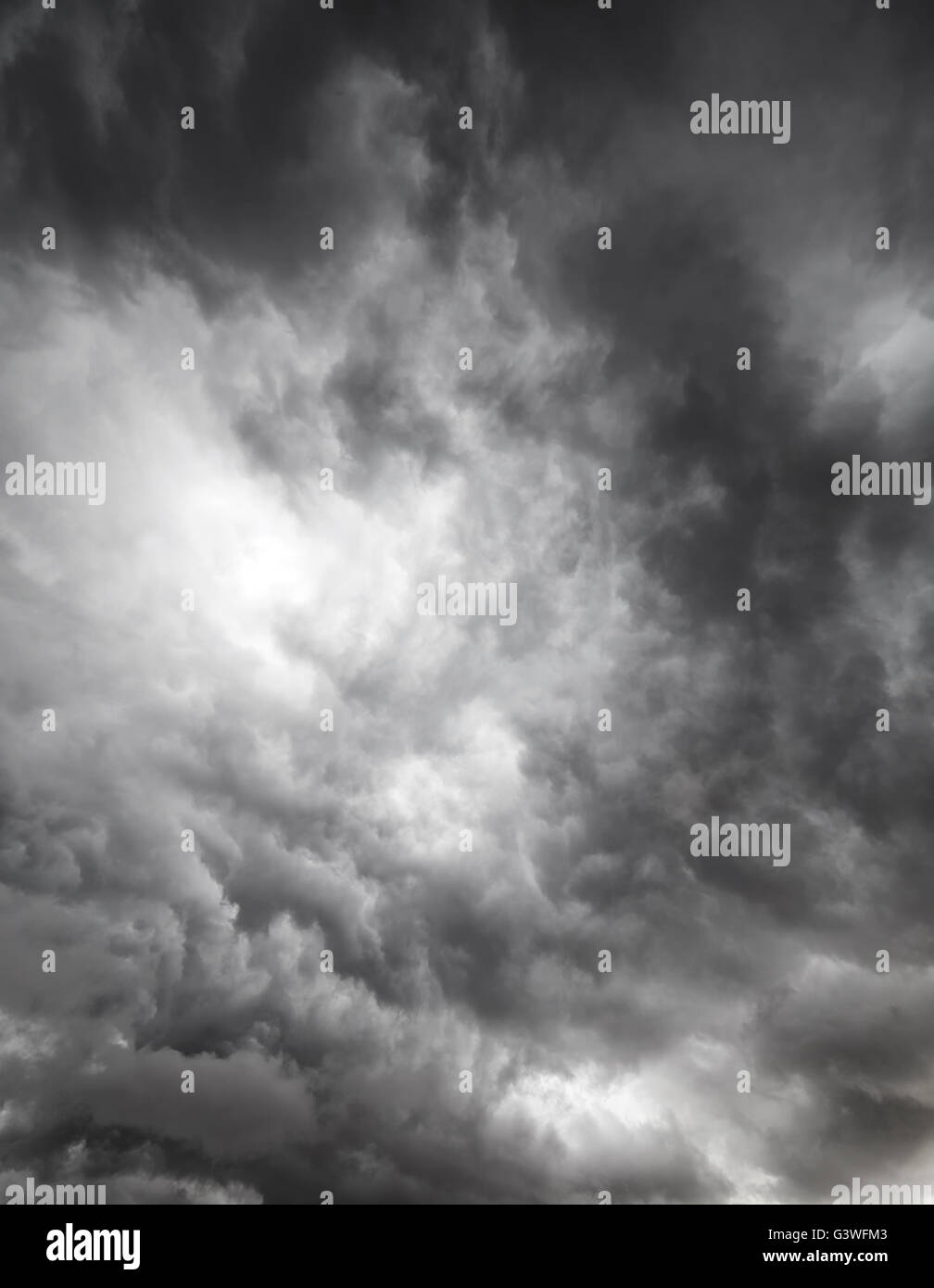 Foto di nuvole temporalesche, sfondo naturale. Foto Stock