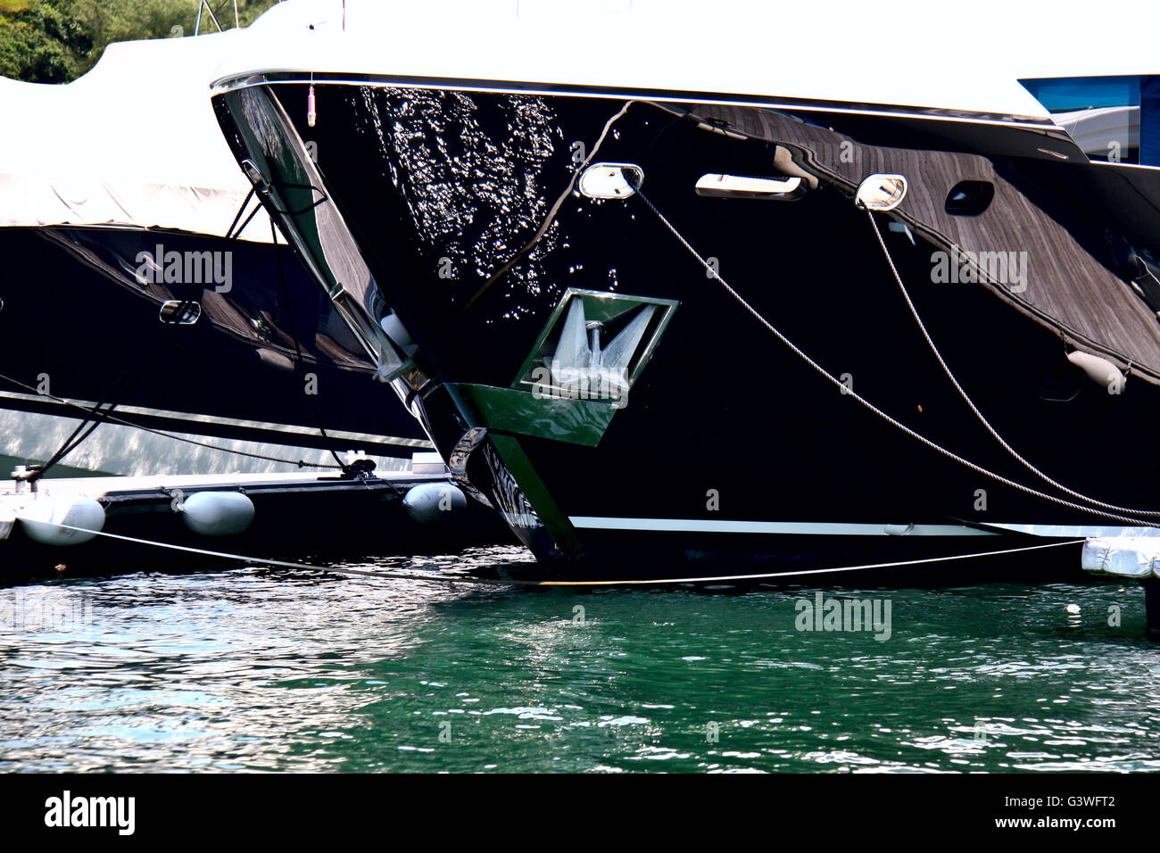 Ormeggio per nautica di lusso barche e yacht. Hong Kong. Foto Stock