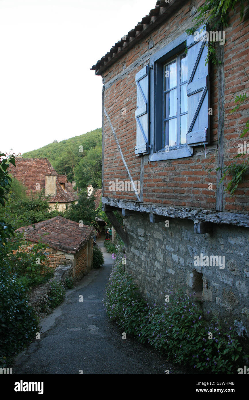 Vicolo in Saint-Cirq-Lapopie (Francia). Foto Stock