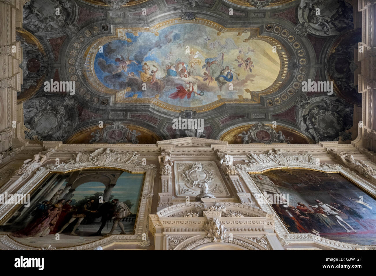 L'Italia, Piemonte, Torino, Royal Palace, lo scalone, soffitto affrescato da Paolo Emilio Morgari, dipinti sulla parete di Enrico Gamba e Giuseppe Bertini Foto Stock L'Italia, Piemonte, Torino, Royal Palace, lo scalone, soffitto affrescato da Paolo Emilio Morgari, dipinti sulla parete di Enrico Gamba e Giuseppe Bertini Foto Stock