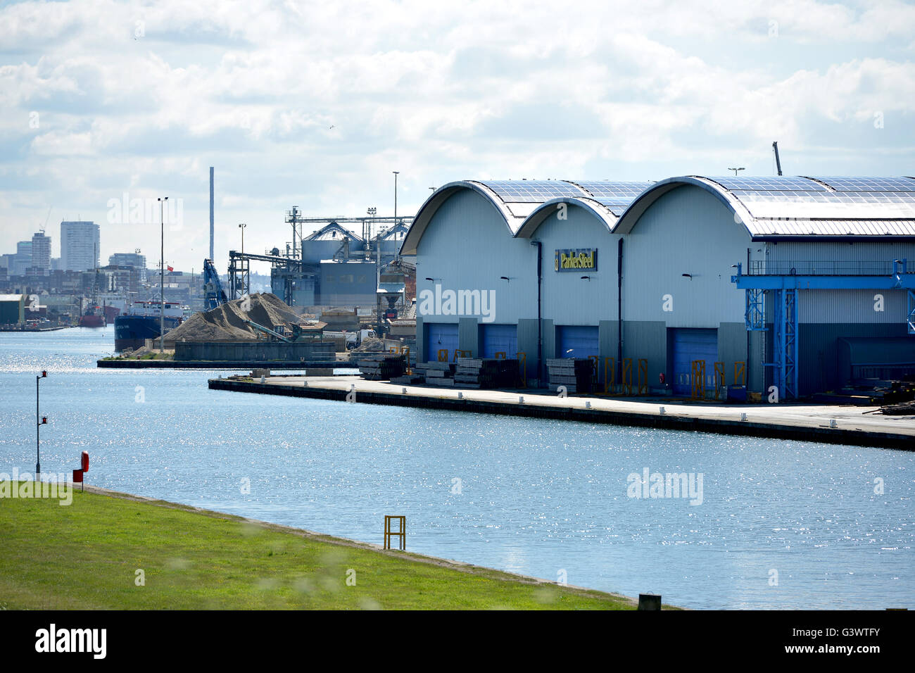 Parker della siderurgia a Shoreham Harbour, West Sussex Foto Stock