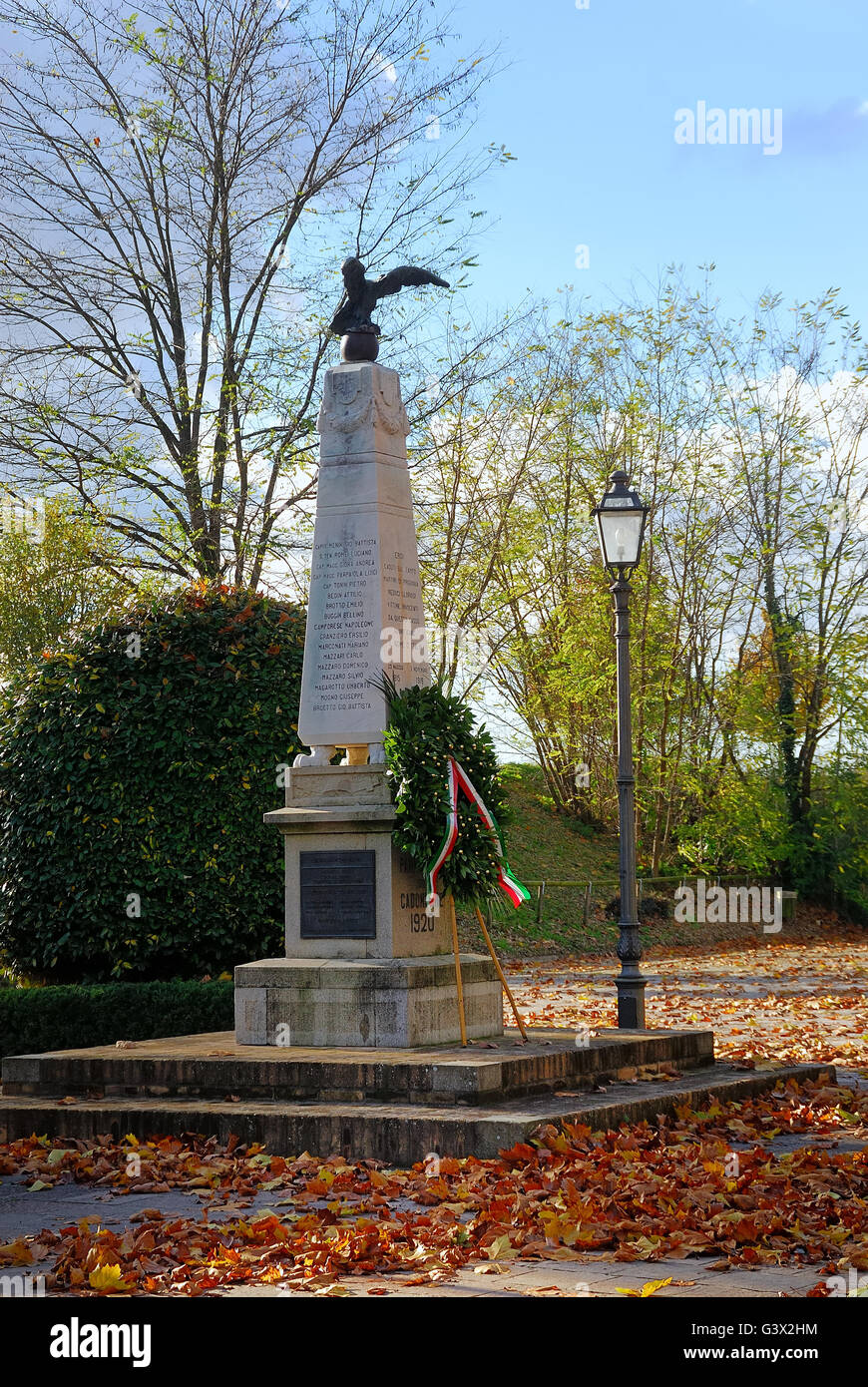 Monumento ai caduti della prima guerra mondiale immagini e fotografie ...