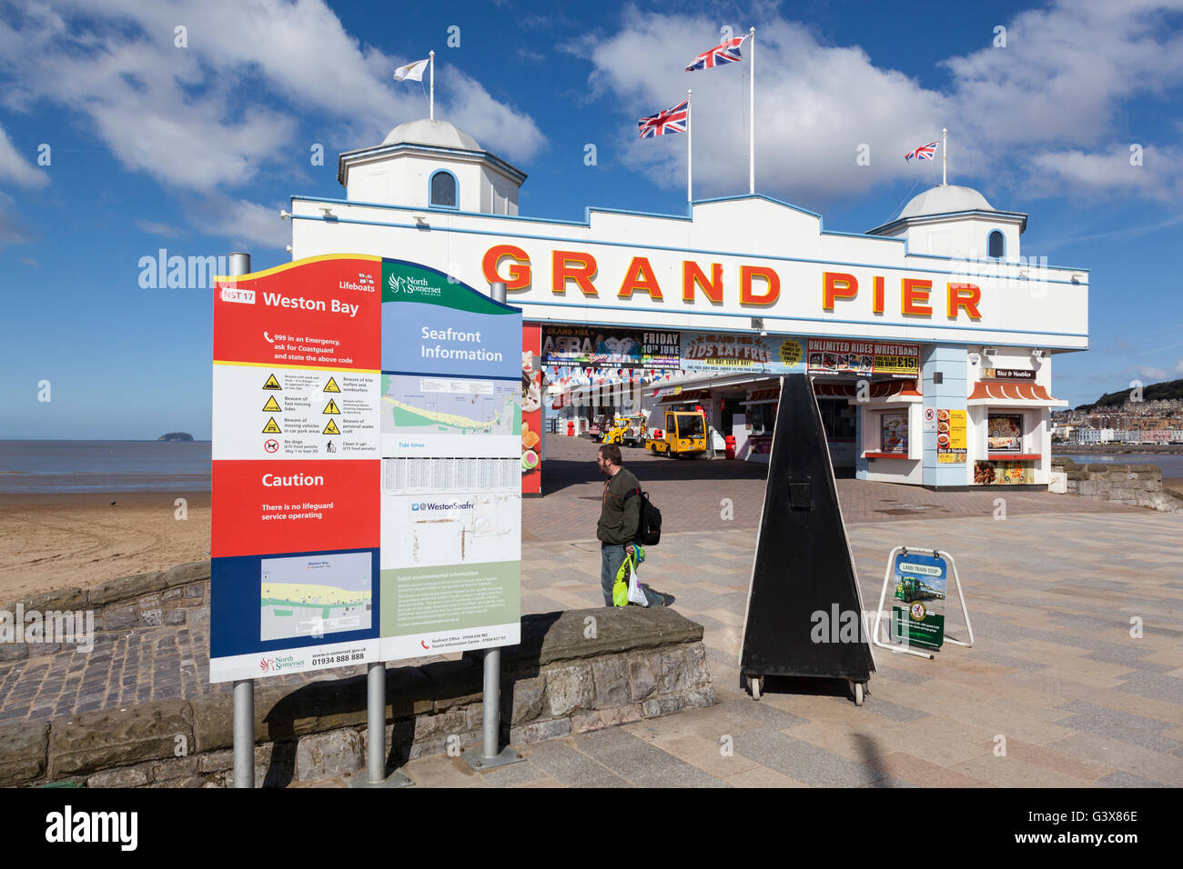 Il Grand Pier sul lungomare di Weston-Super-Mare. Foto Stock