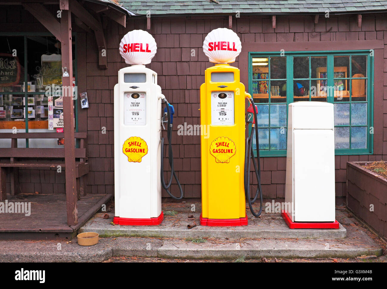 Vecchio tempo Shell pompe di benzina, Camp Sherman, Oregon Foto Stock