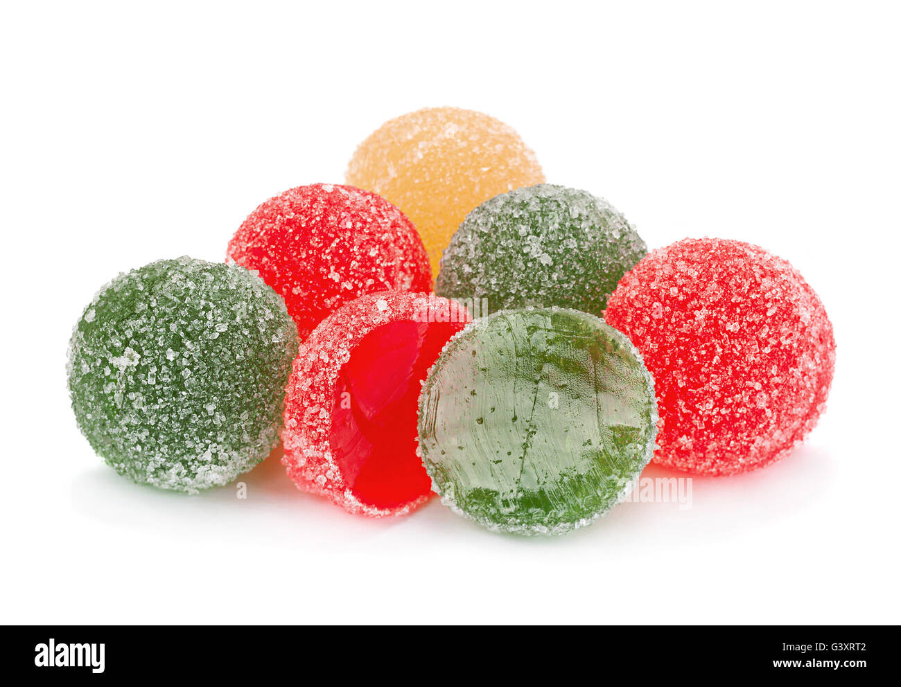 I canditi di round gelatine di frutta isolato su sfondo bianco Foto Stock