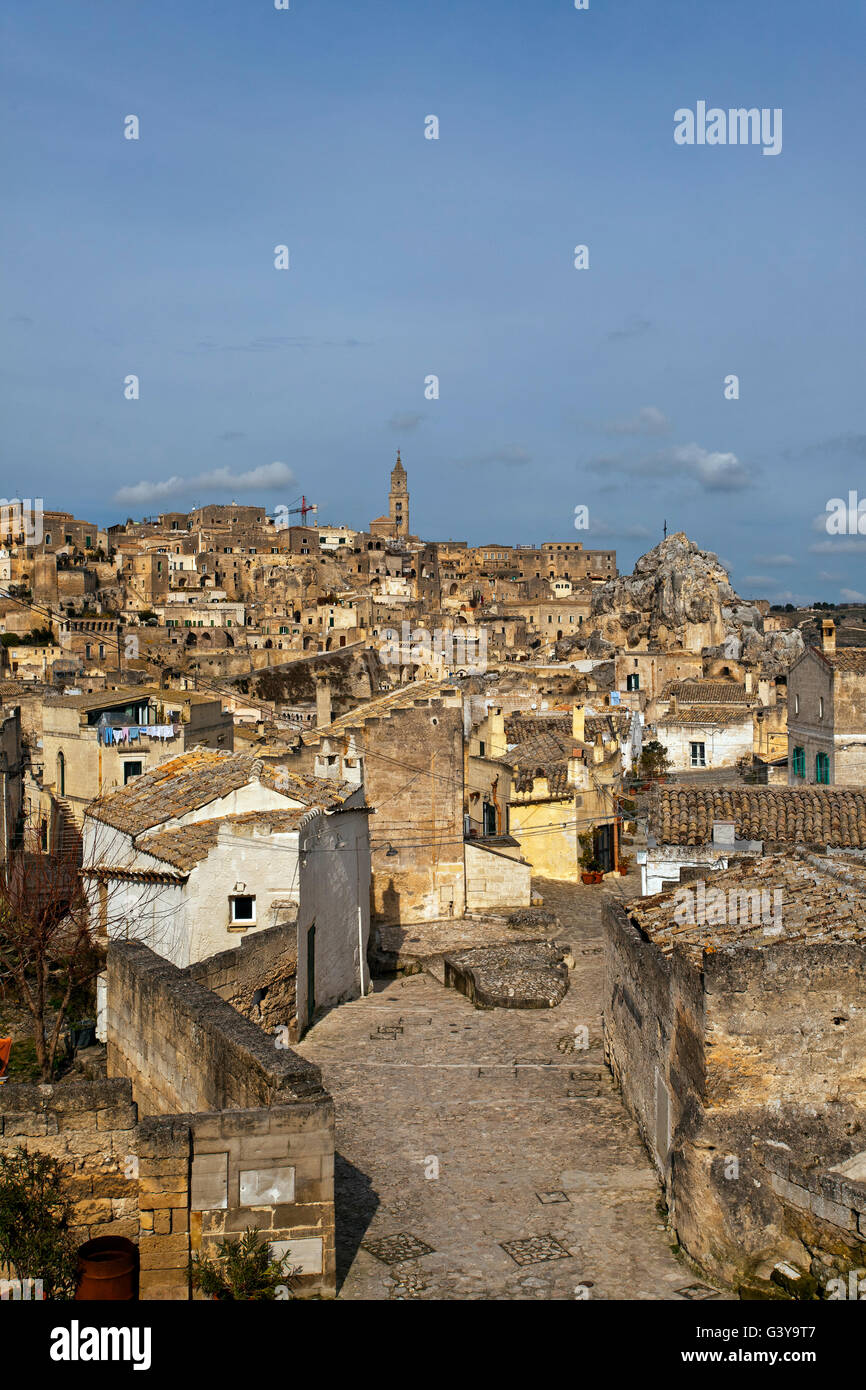 Insediamenti rupestri Sassi di Matera nel Sasso Barisano, Sito Patrimonio Mondiale dell'Unesco, Matera, Italia, Europa Foto Stock
