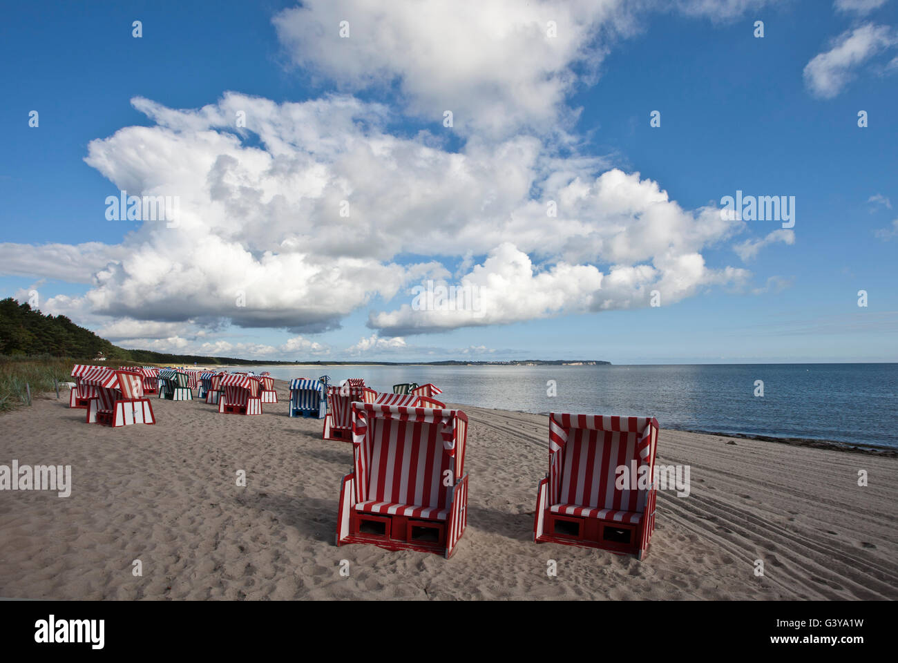 Spiaggia di Thiessow, Moenchgut penisola, Ruegen Island o Rugia Isola, Meclemburgo-Pomerania Occidentale Foto Stock