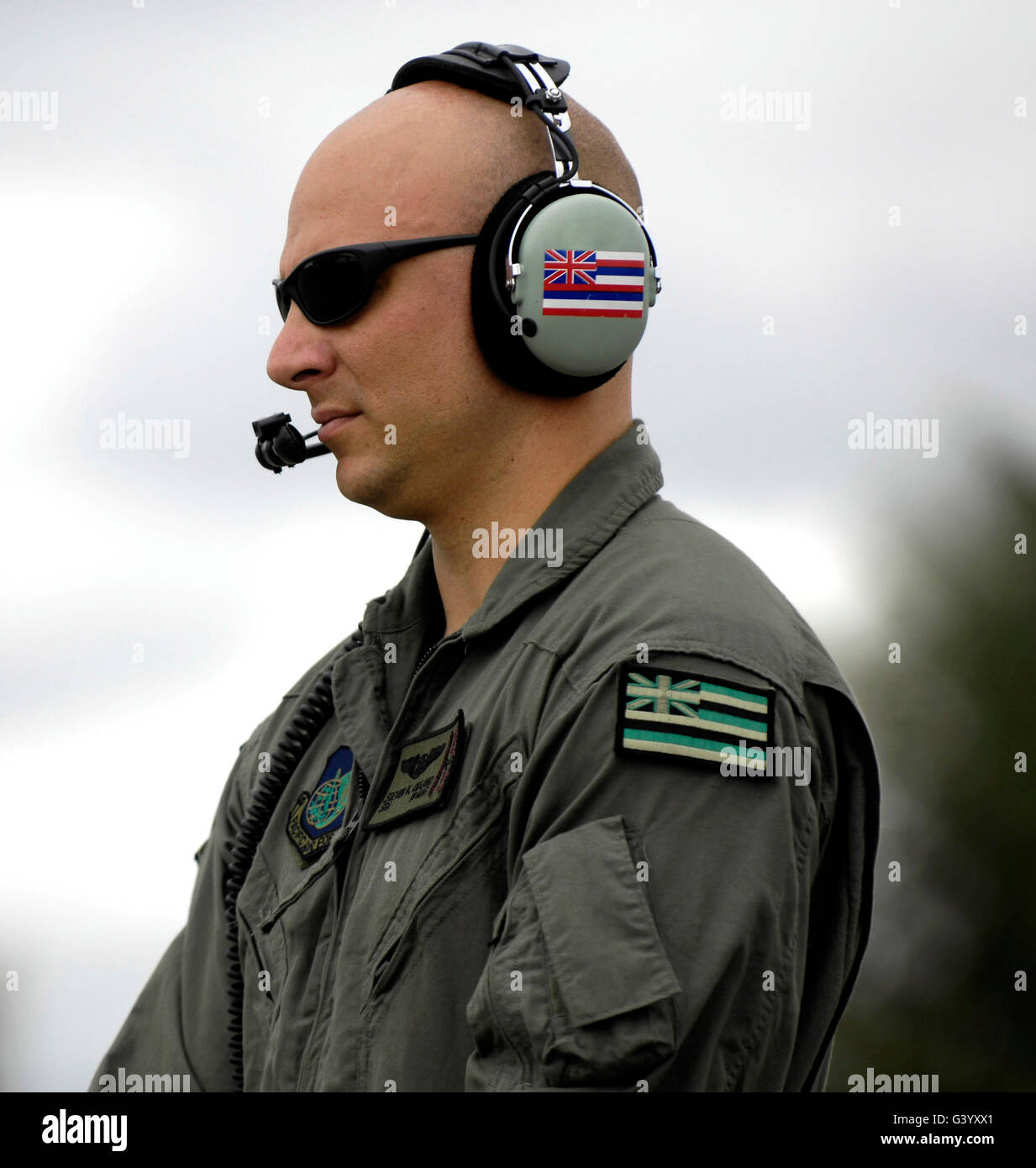 Airman conduce l'avviamento del motore i controlli. Foto Stock
