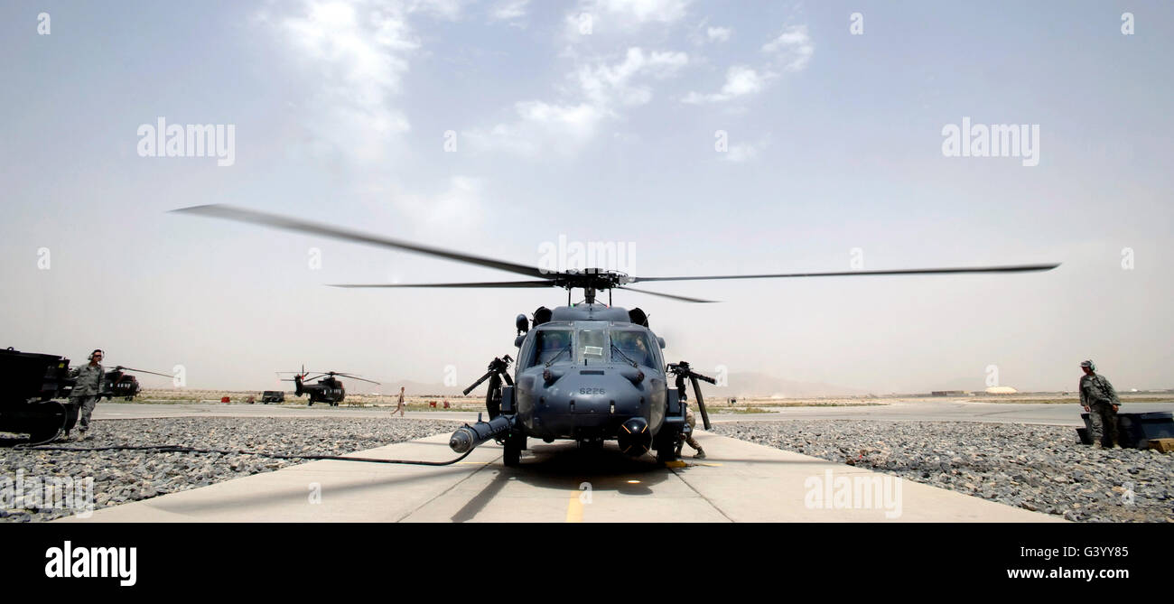 Vista frontale di un HH-60 Pave Hawk elicottero. Foto Stock