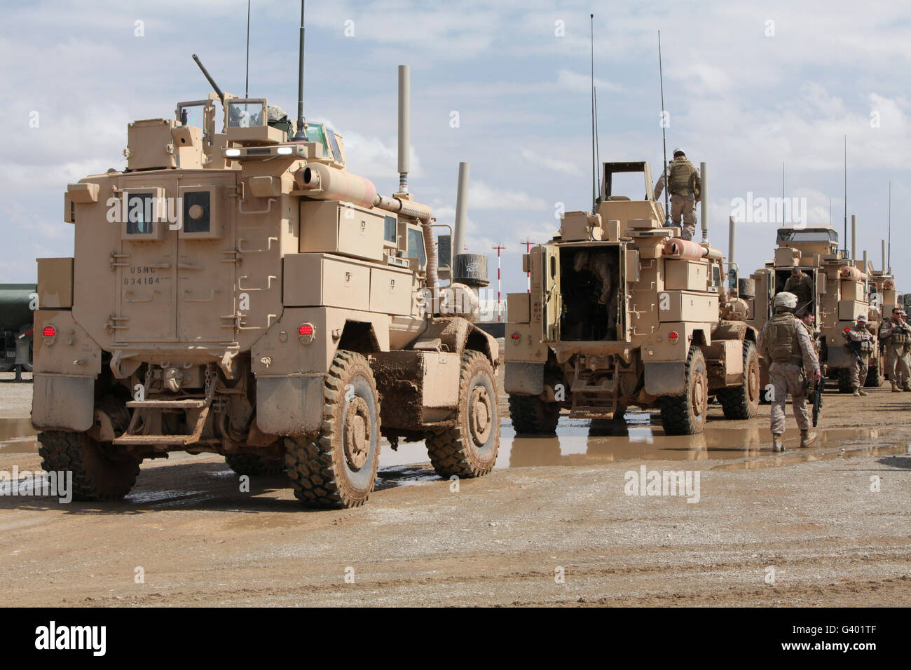 Un convoglio di veicoli MRAP vicino a Camp Leatherneck, Afghanistan. Foto Stock