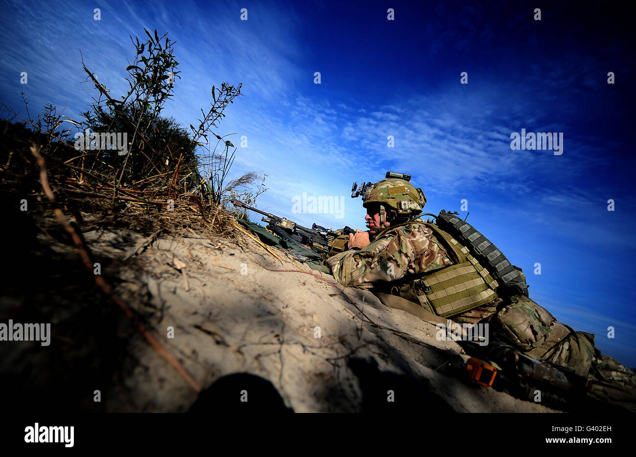Un U.S. Soldato dell'esercito fornisce il supporto di fuoco vicino a Fort Stewart, Georgia. Foto Stock