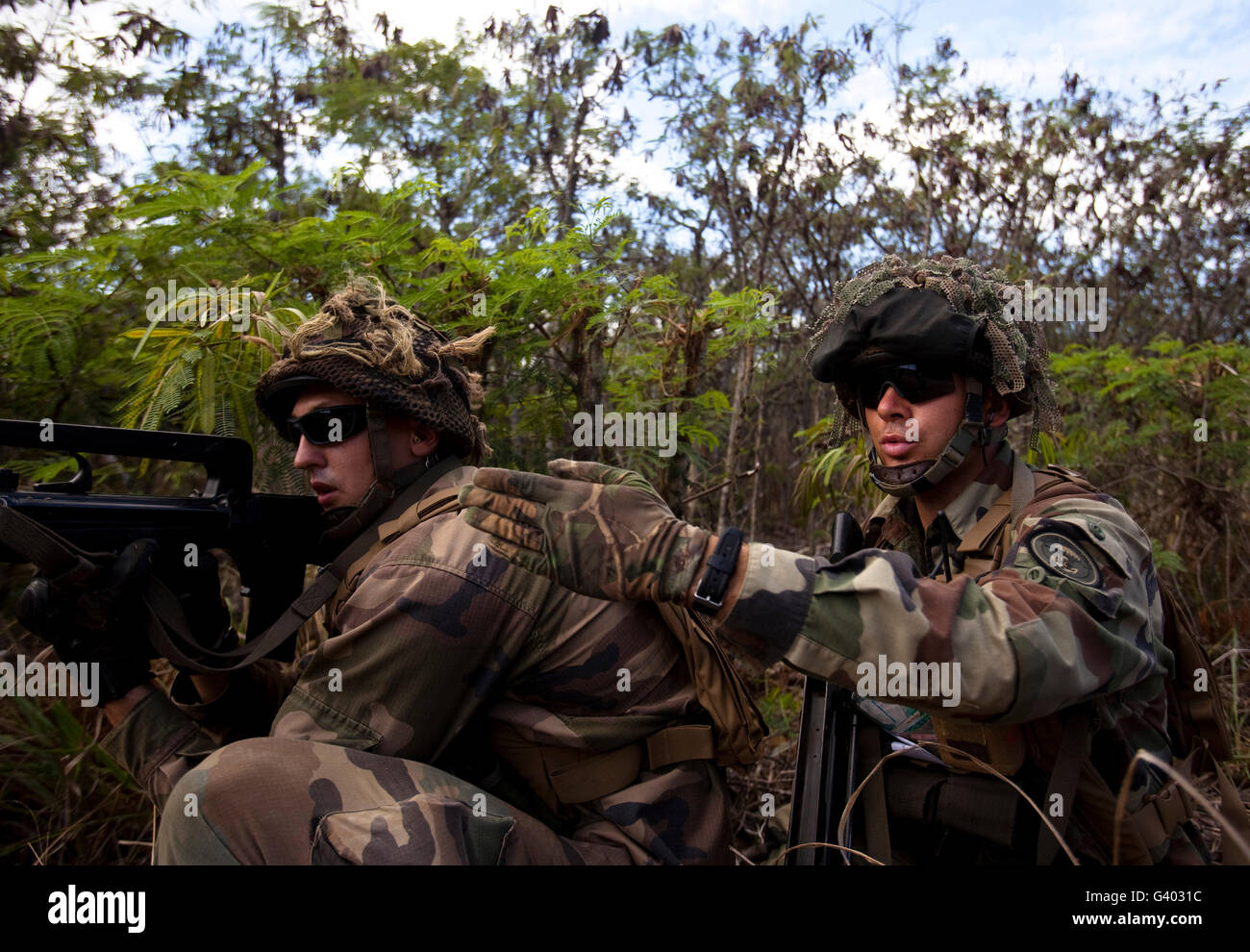 Il francese marines scout davanti a una pattuglia durante l'esercizio Amercal 2012. Foto Stock