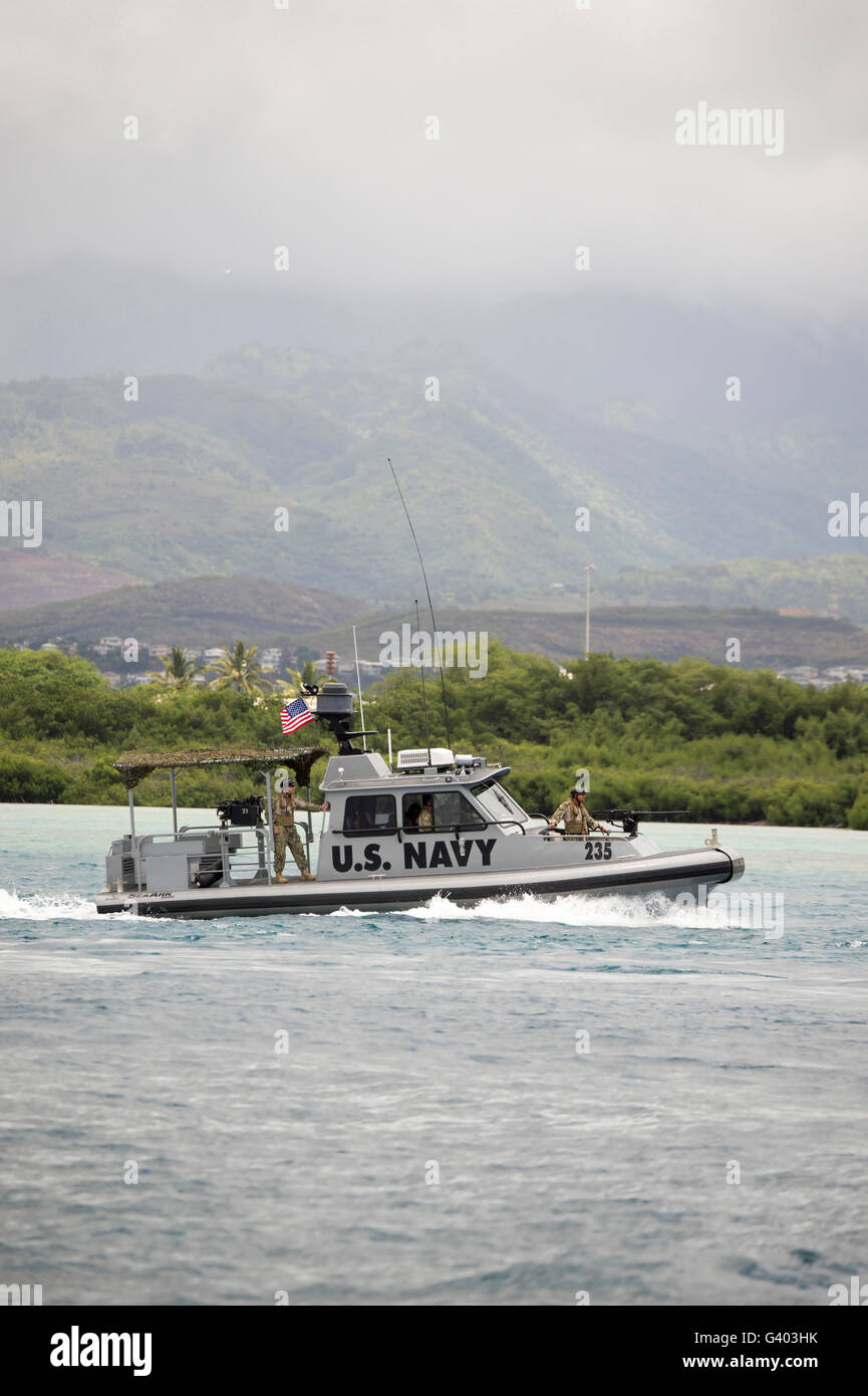 Un U.S. Navy patrol barca nel porto di perla. Foto Stock