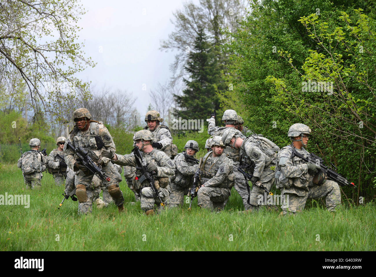 Stati Uniti Paracadutisti dell'esercito condurre la formazione di fanteria. Foto Stock