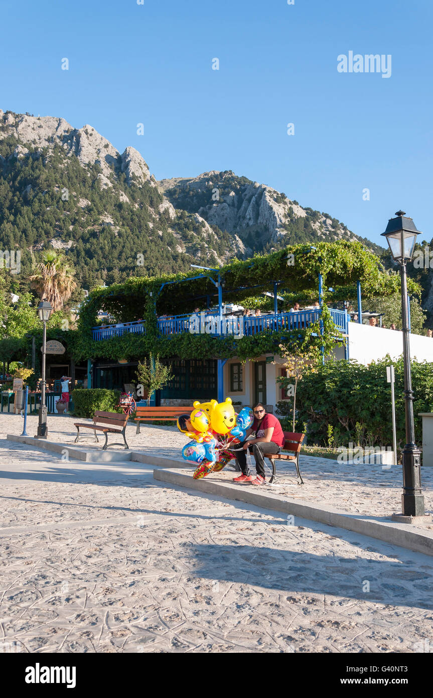 Town Square in borgo collinare della zia, Kos (Cos), del Dodecaneso, Egeo Meridionale Regione, Grecia Foto Stock Town Square in borgo collinare della zia, Kos (Cos), del Dodecaneso, Egeo Meridionale Regione, Grecia Foto Stock