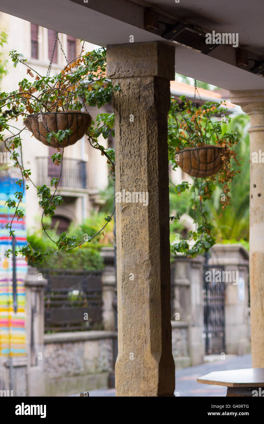 Archi e colonne famosa e antica città di Aviles Spagna Foto Stock