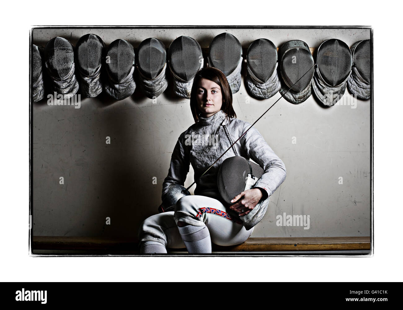 British Fencer Chrystall Nicoll durante una fotocellula alla Brentwood School di Essex. Foto Stock