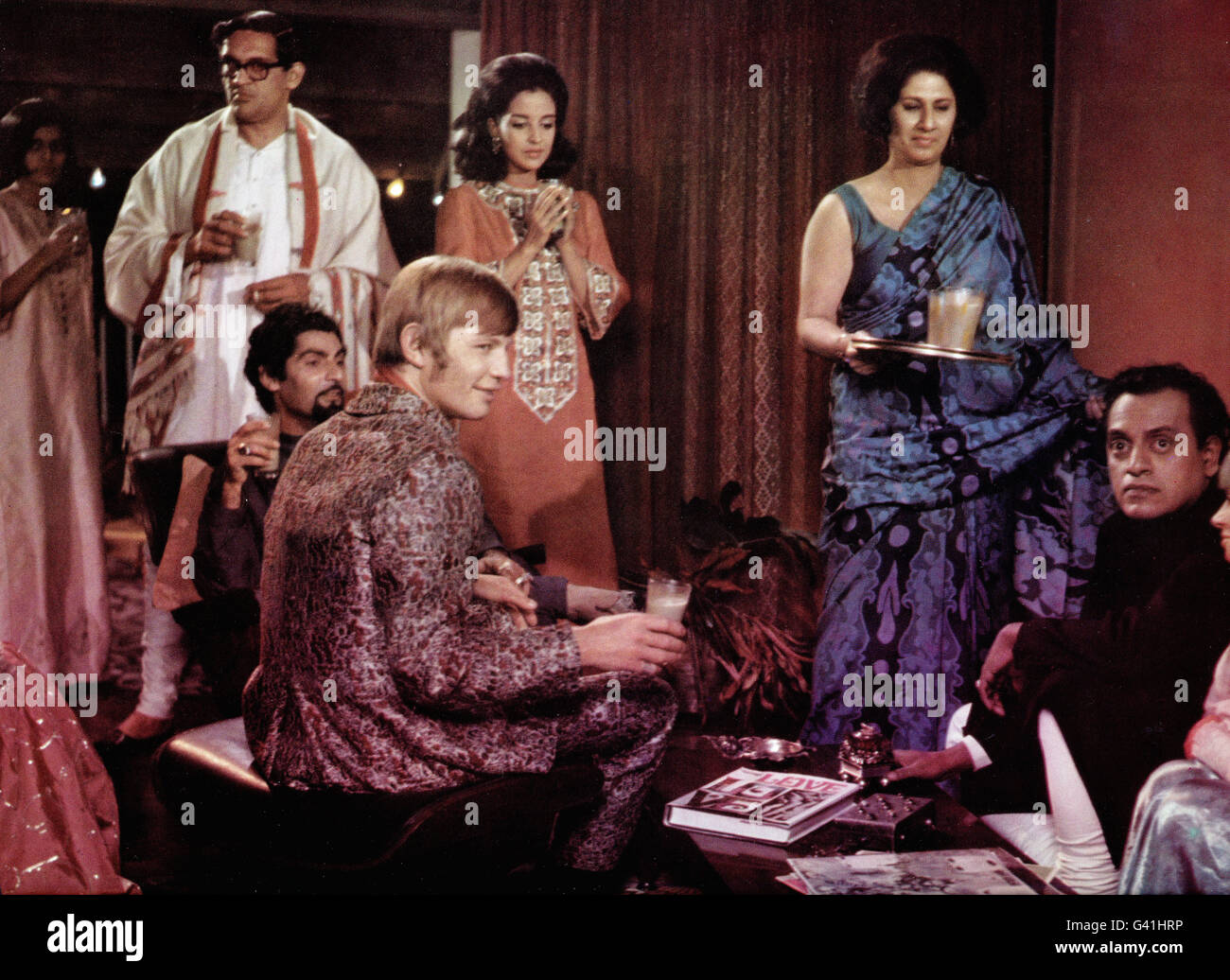 Il Guru, USA/Indien 1969, Regie: James Ivory, Darsteller: Michael York, Utpal Dutt (rechts) Foto Stock